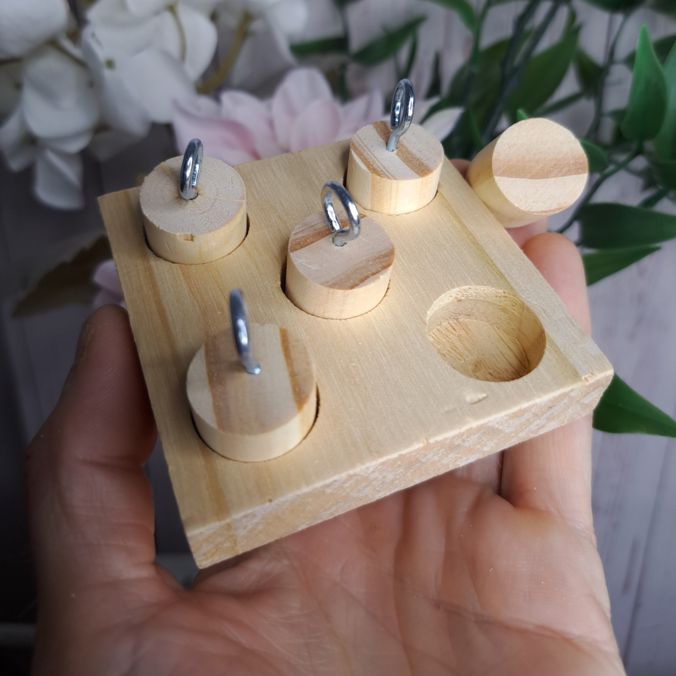 Wooden bird foraging toy